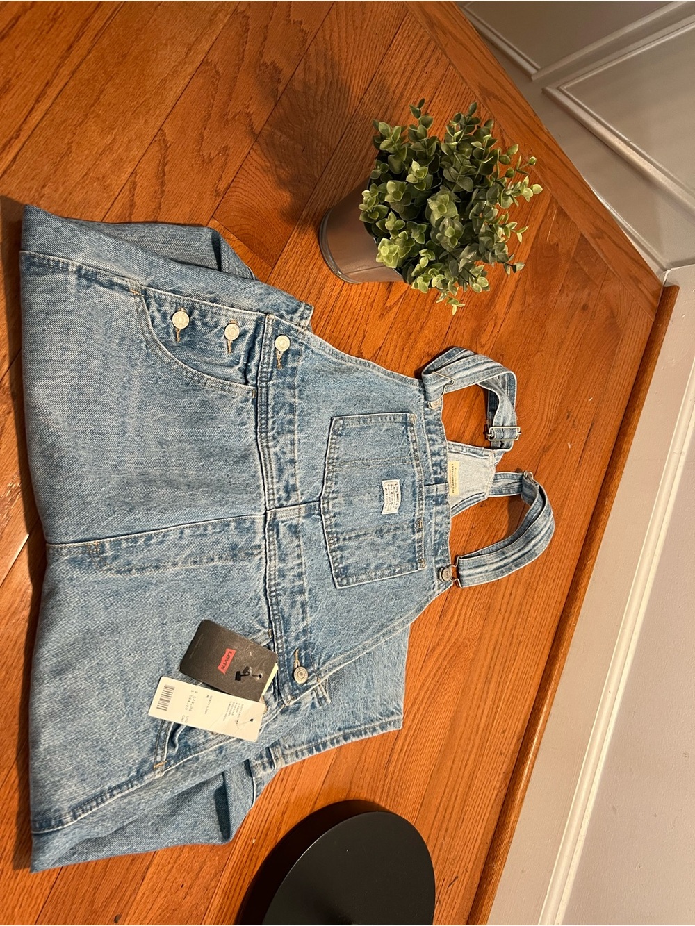 Levi's Women's Light Blue Denim Short Overalls Size M from Urban Outfitters